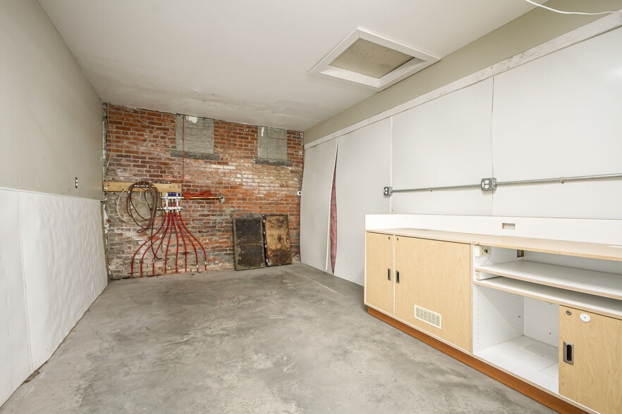 More Photos Of 64 Spencer St, Rochester Loft Creative Space For Sale