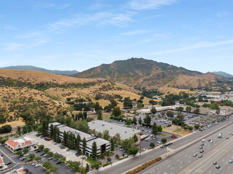 More Photos Of 28720 Roadside Dr, Agoura Hills Office For Lease