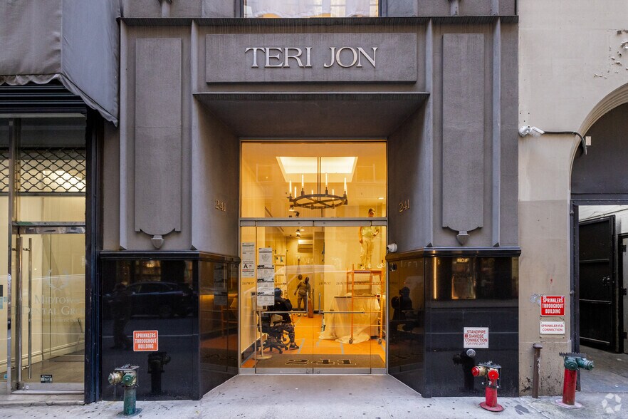 More Photos Of 241 W 37th St, New York Loft Creative Space For Lease