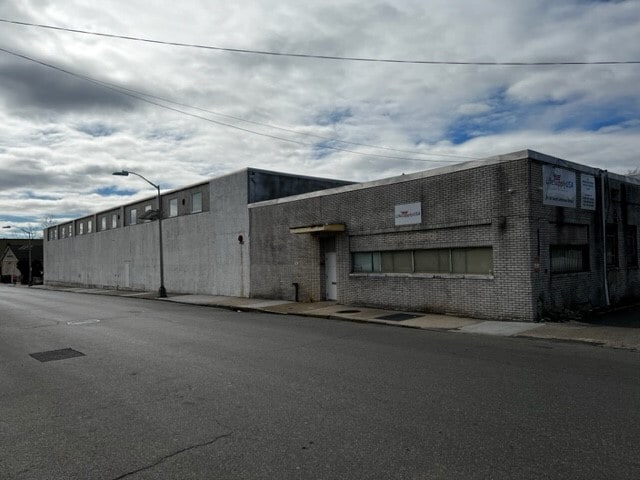 More Photos Of 55 S Jefferson St, Orange Warehouse For Sale