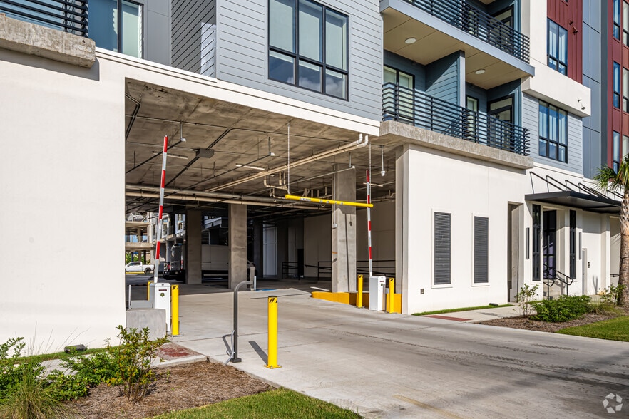 More Photos Of 3100 Lake Villa Dr, Metairie Apartments For Lease