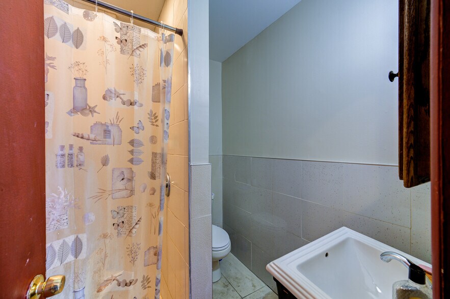 More Photos Of 346 Broadway, Newburgh Storefront Retail Office For Sale