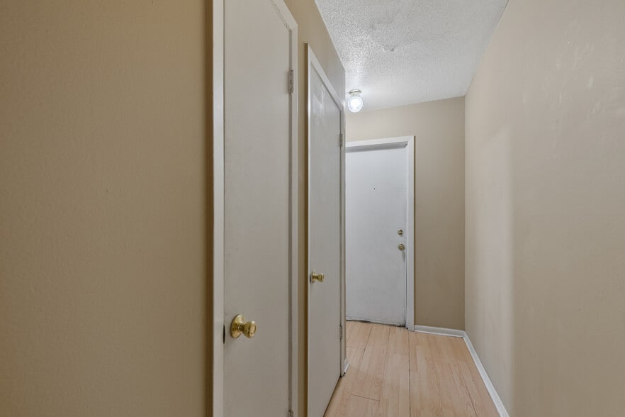 More Photos Of 2319 Vinton St, Omaha Office Residential For Sale