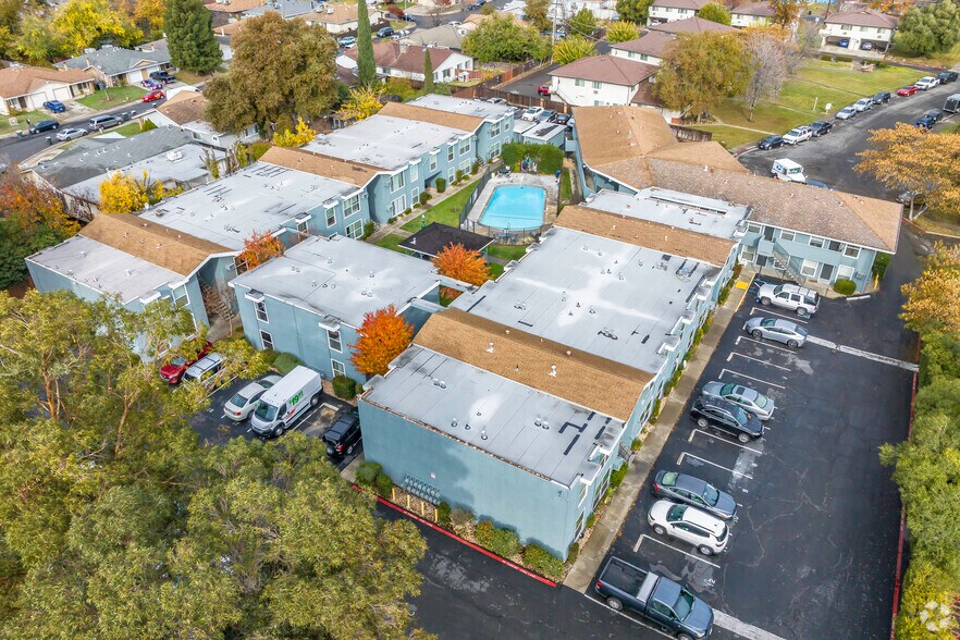 More Photos Of 5500 Foothill Gardens Ct, Sacramento Apartments For Sale