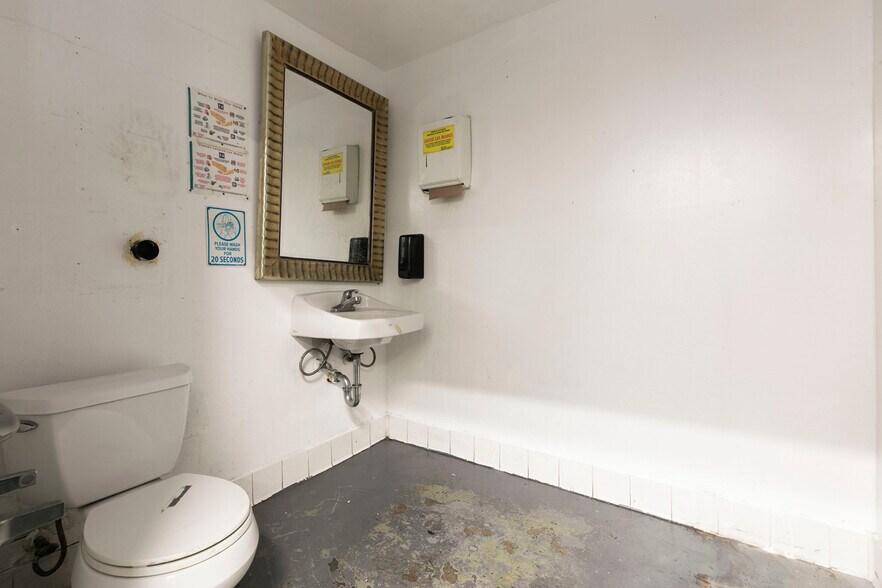 More Photos Of 6340 Yucca St, Los Angeles Restaurant For Sale