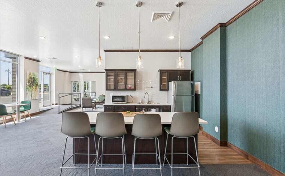 More Photos Of 196 W Vine St, Murray Apartments For Lease