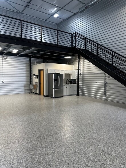 More Photos Of 529 SH 46 E, Boerne Showroom For Sale