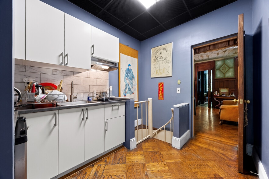 More Photos Of 311 W 78th St, New York Apartments For Sale