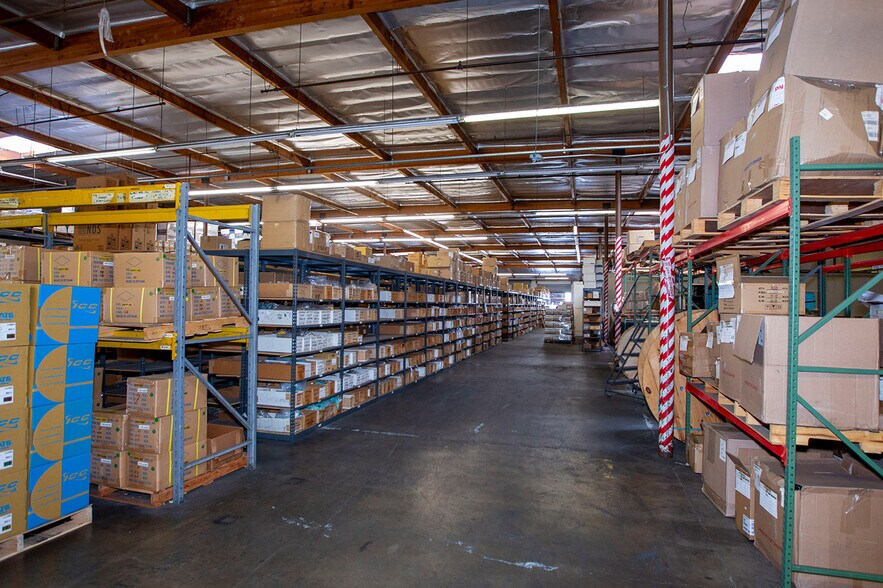More Photos Of 15881 Chemical Ln, Huntington Beach Warehouse For Sale