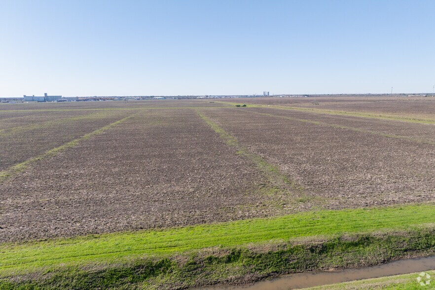 More Photos Of Interstate 10, Beaumont Land For Sale