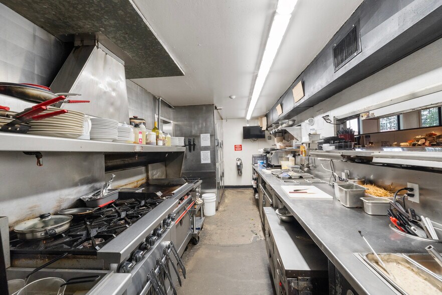 More Photos Of 17106 Pacific Ave, Spanaway Restaurant For Sale