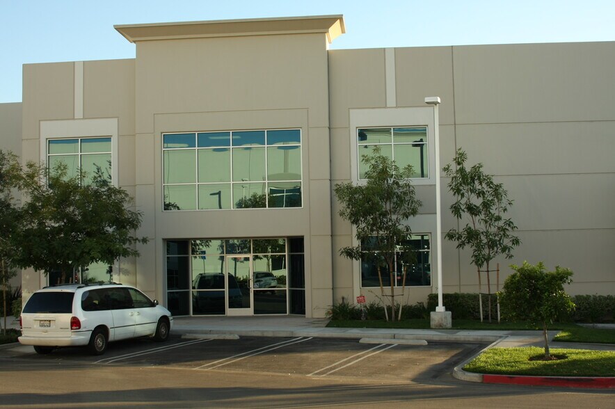 Primary Photo Of 511 S Harbor Blvd, La Habra Warehouse For Lease