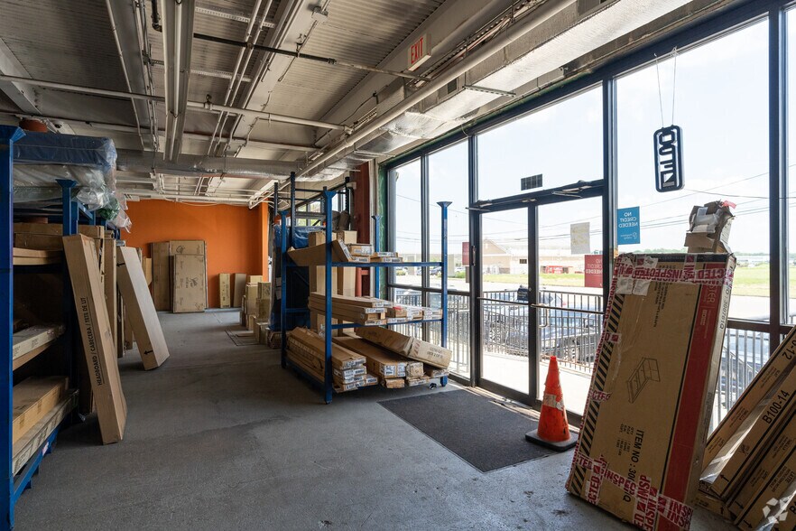 More Photos Of 2500 Grant Ave, Philadelphia Freestanding For Lease