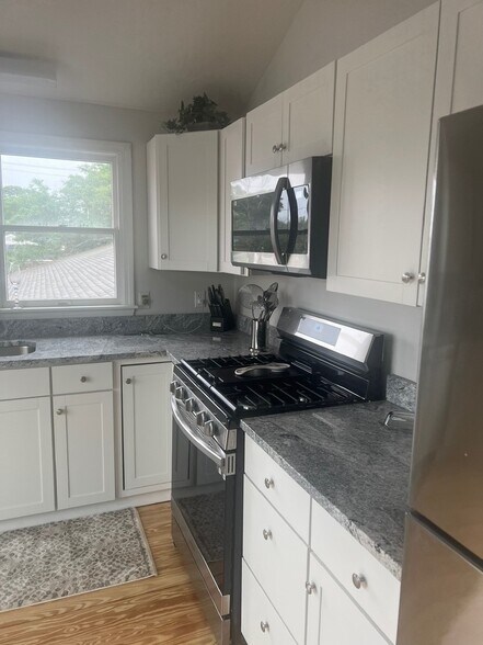 More Photos Of 574 Main St, Hyannis Storefront Retail Residential For Sale