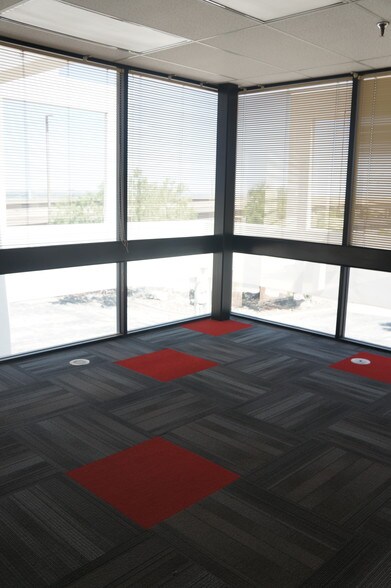 More Photos Of 6750 N Desert Blvd, El Paso Distribution For Lease