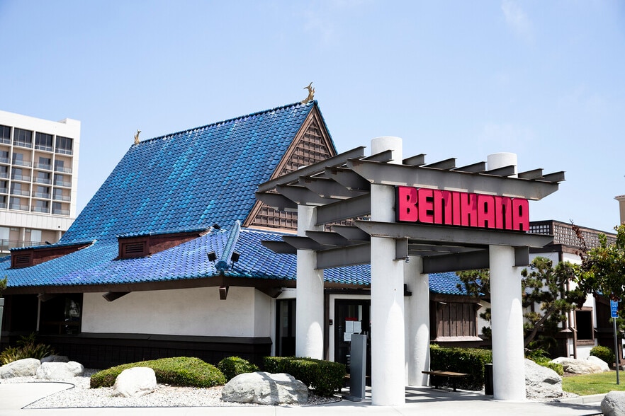 More Photos Of 21201-21327 Hawthorne Blvd, Torrance Unknown For Lease