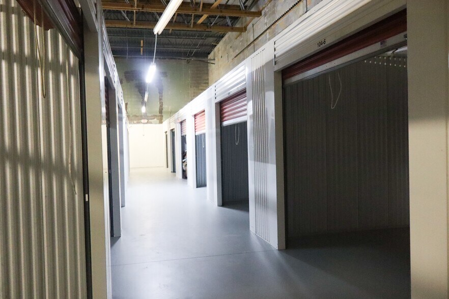 More Photos Of 912 N Dixie Ave, Elizabethtown Self Storage For Sale