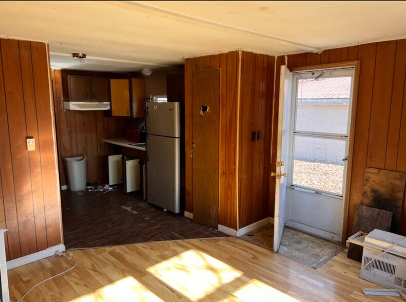 More Photos Of 5 Beverly Ln, Marissa Apartments For Sale