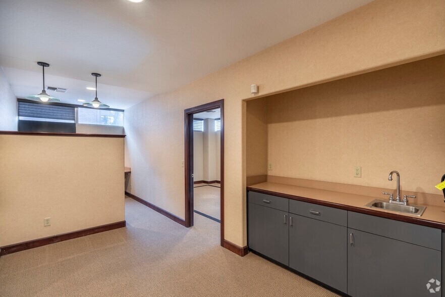 More Photos Of 218-222 California Ave, Reno Office For Sale