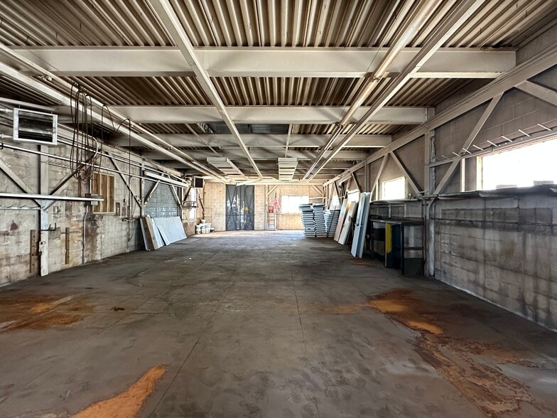 More Photos Of 733-759 Memorial Ave, West Springfield Showroom For Sale