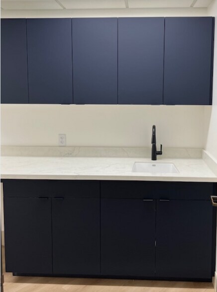 More Photos Of 10617 N Hayden Rd, Scottsdale Unknown For Lease