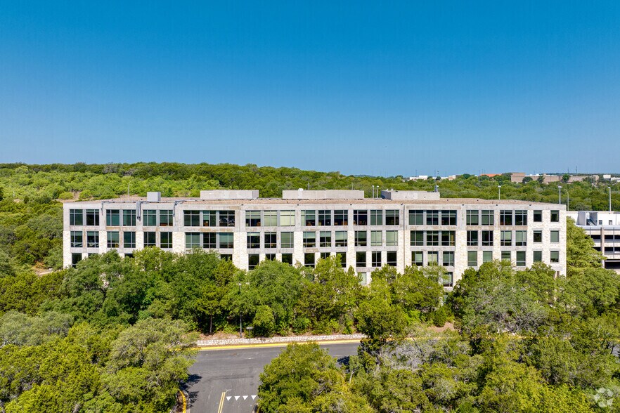 More Photos Of 2700 Via Fortuna Drive, Austin Office For Lease