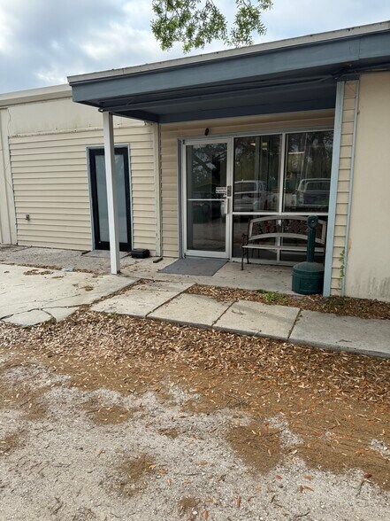 More Photos Of 6807 Benjamin Rd, Tampa Warehouse For Sale