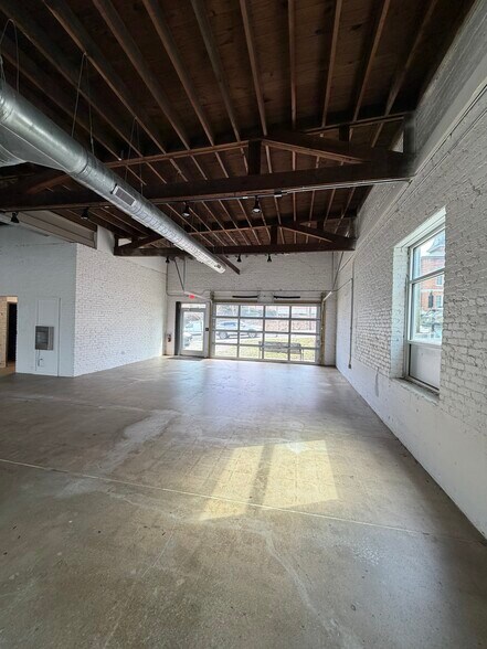 More Photos Of 37 N Broad St, Brevard Storefront Retail Office For Lease