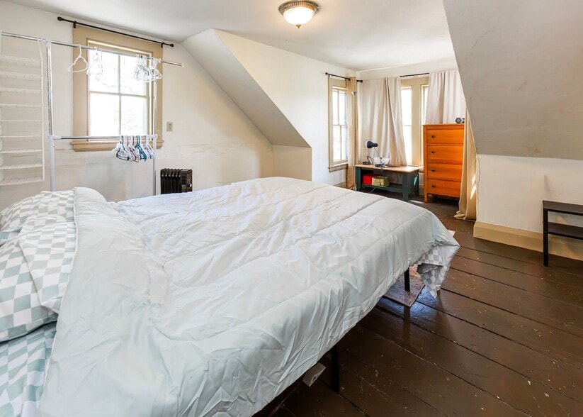 More Photos Of 1276 Surry Rd, Surry Freestanding For Sale