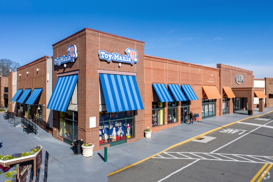 More Photos Of 282 S Sharon Amity Rd, Charlotte Unknown For Sale