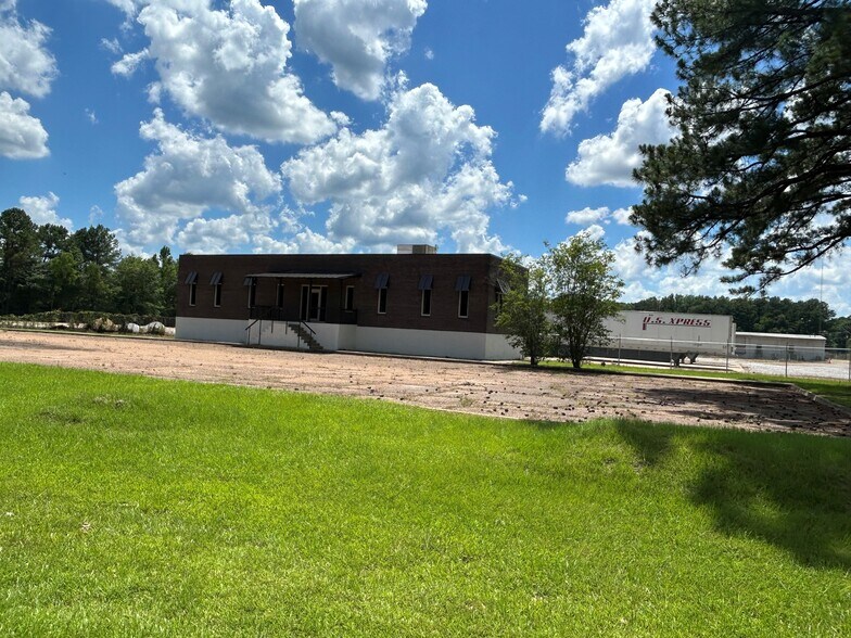 More Photos Of 400 Childre Rd, Pearl Truck Terminal For Lease