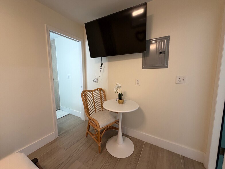 More Photos Of 2502 Tamarind Dr, Hutchinson Island Hotel For Sale