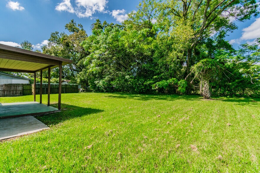 More Photos Of 2706 Stallone Dr, Tampa Office Residential For Lease