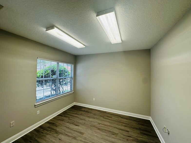 More Photos Of 12443 San Jose Blvd, Jacksonville Medical For Sale