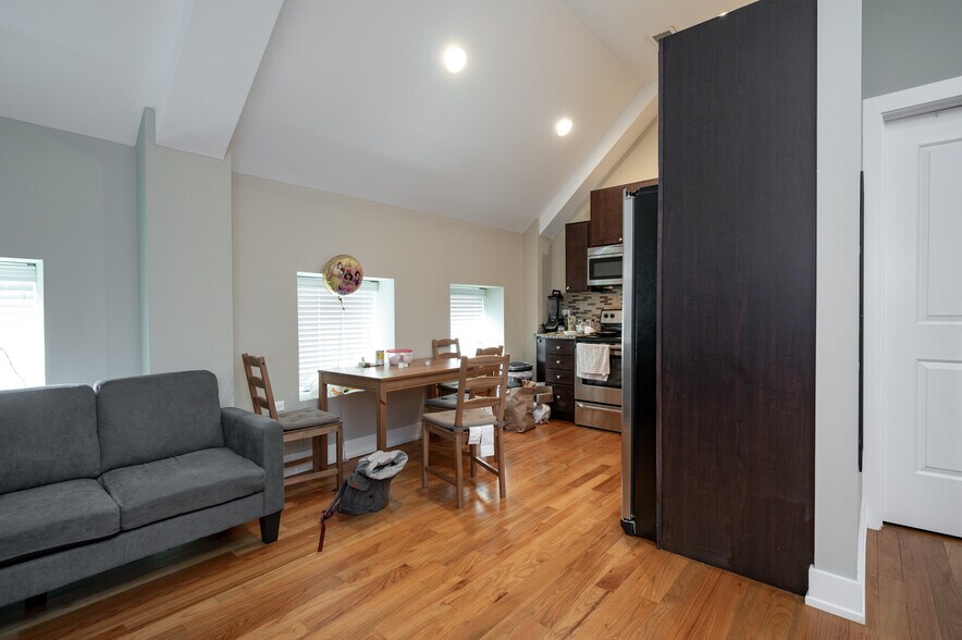 More Photos Of 3140 S Indiana Ave, Chicago Apartments For Sale