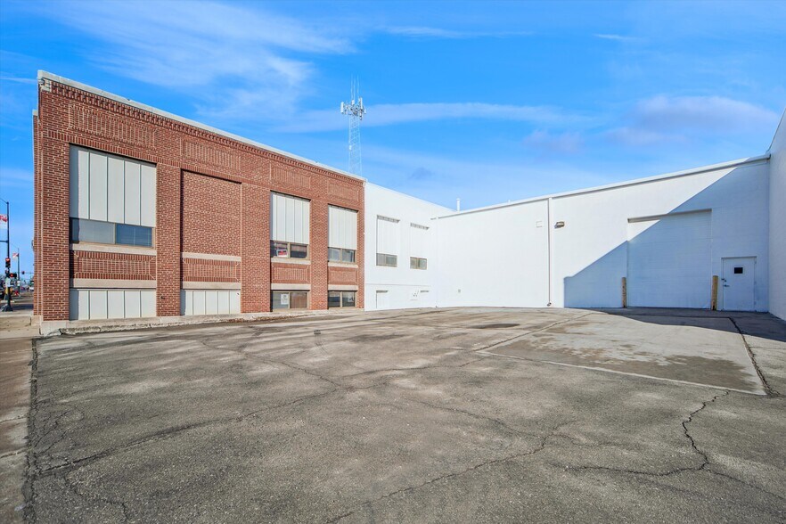 More Photos Of 200 1st Ave E, Newton Office For Sale