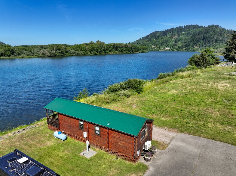 More Photos Of 17581 US Highway 101 N, Klamath Trailer Camper Park For Sale