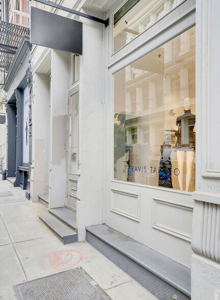 More Photos Of 79 Grand St, New York Apartments For Lease