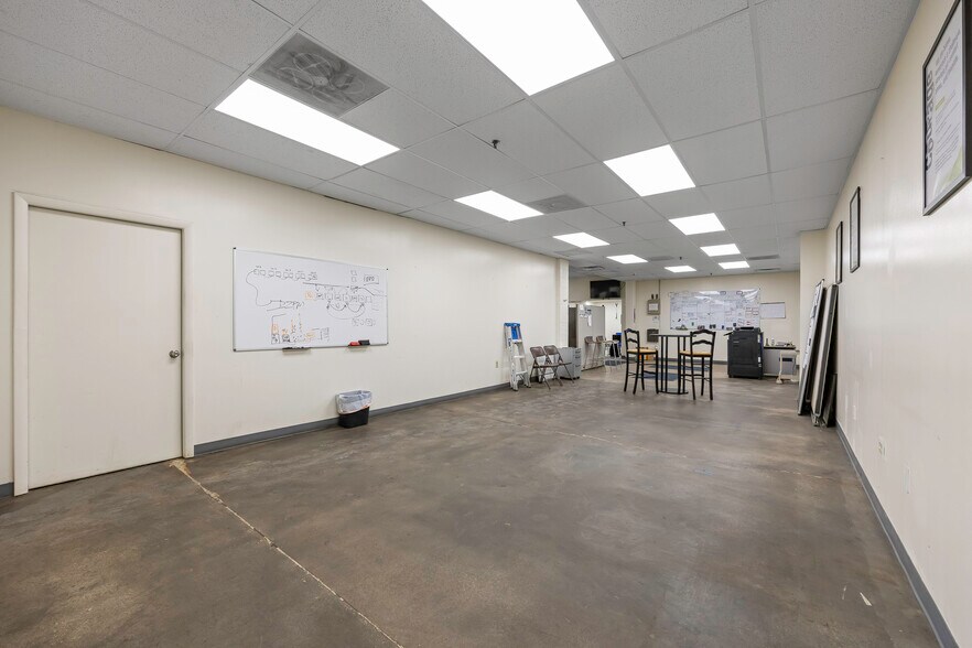 More Photos Of 1315 W 12th St, Kansas City Warehouse For Sale