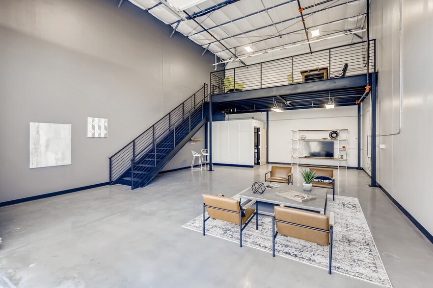 More Photos Of 2100 Double Creek Dr, Round Rock Showroom For Sale