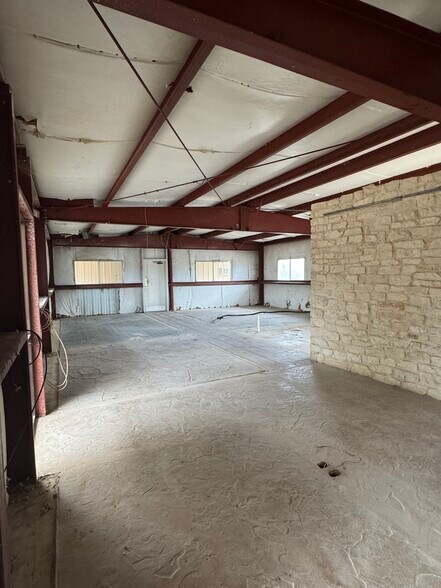 More Photos Of 5902 W State Highway 71, La Grange Industrial For Lease
