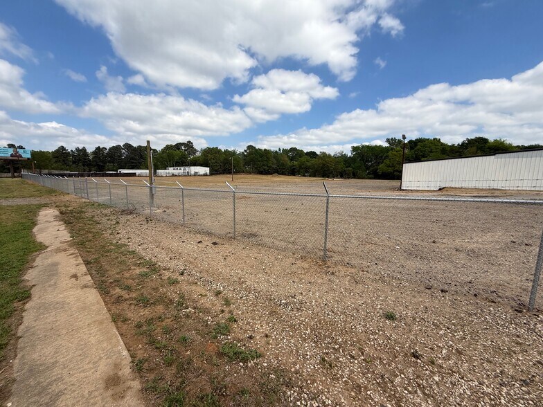 More Photos Of 914 S Southwest Loop 323, Tyler Industrial For Sale