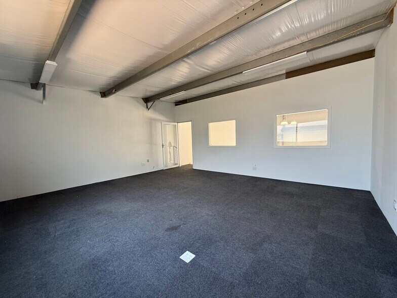 More Photos Of 1040 Park Ct, Greensboro Warehouse For Sale