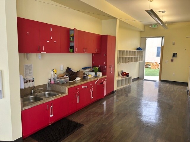 More Photos Of 2201 Lincoln Blvd, Venice Daycare Center For Lease