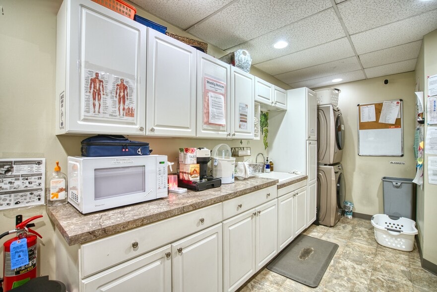 More Photos Of 630 Coffman St, Longmont Office For Lease