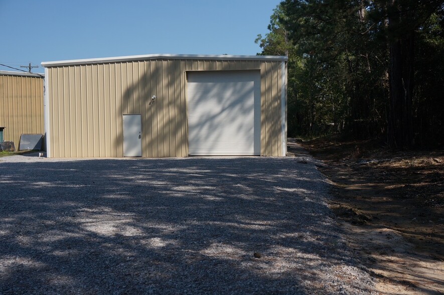 Primary Photo Of 21480 Bayou Ct, Abita Springs Distribution For Lease