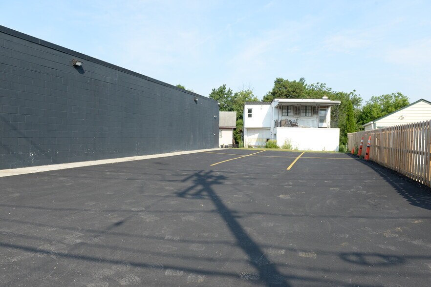 More Photos Of 1815 Eggert Rd, Buffalo Storefront For Lease