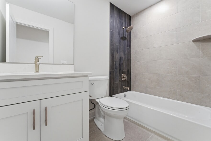 More Photos Of 214 N Walnut St, Bensenville Apartments For Sale