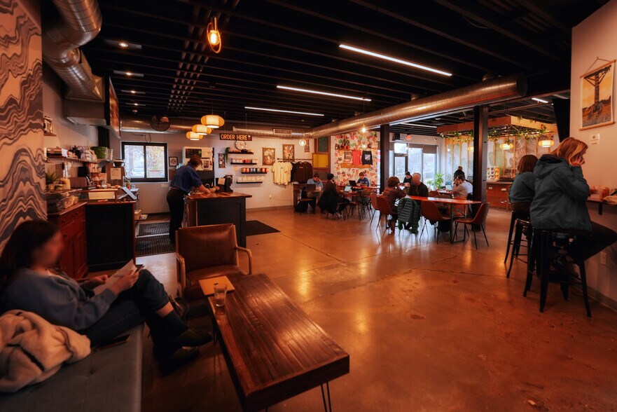 More Photos Of 557 North St, Madison Warehouse For Lease