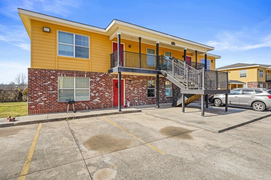 More Photos Of 5500 Hwy 75, Carville Apartments For Sale